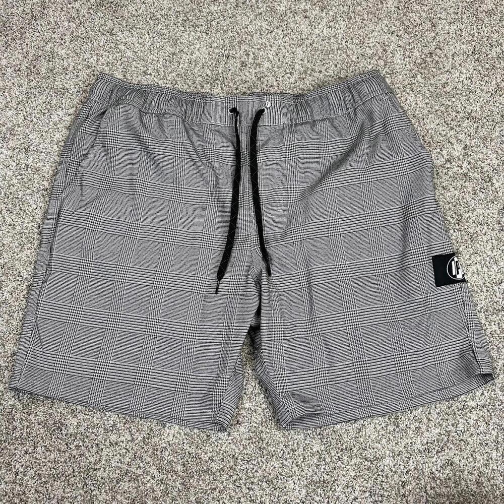 IPD Mens Shorts Size Large Plaid Cotton Henry Fit Casual Golf Boat Preppy - Picture 1 of 8